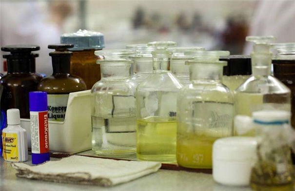 進口化妝品原料報關需要什么流程手續 進口化妝品原料報關需要什么流程手續